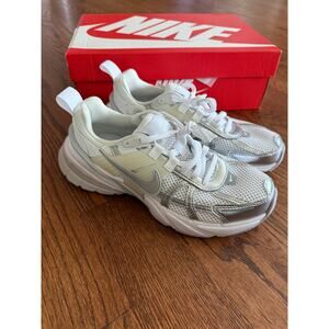 NIB Nike Women's V2K Running Shoe